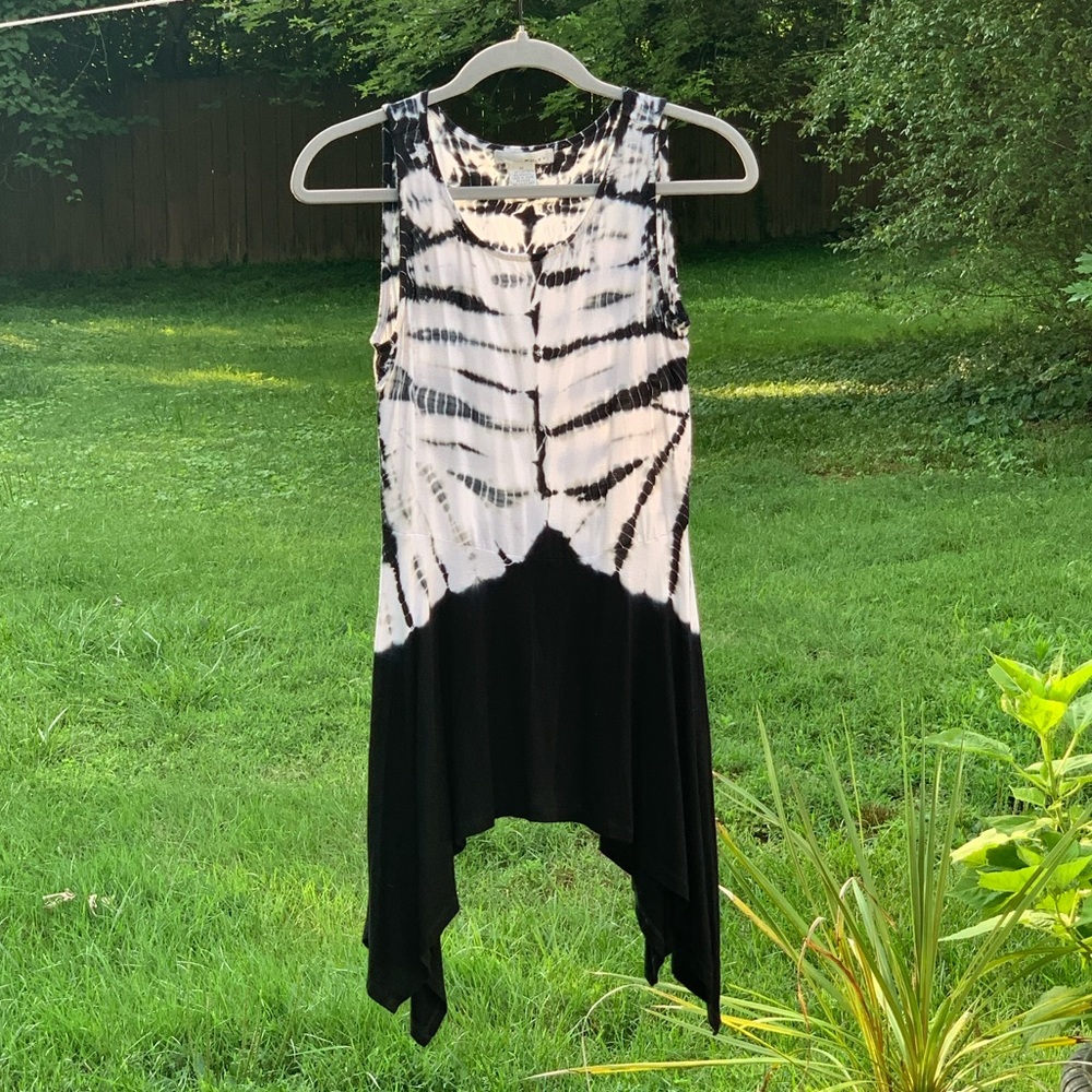 WD.NY Flowy Asymmetrical Black & White Tie dye Rayon Blend Tank top Size Medium